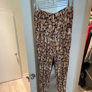 Anthropologie Floral Pleated jogger pants
